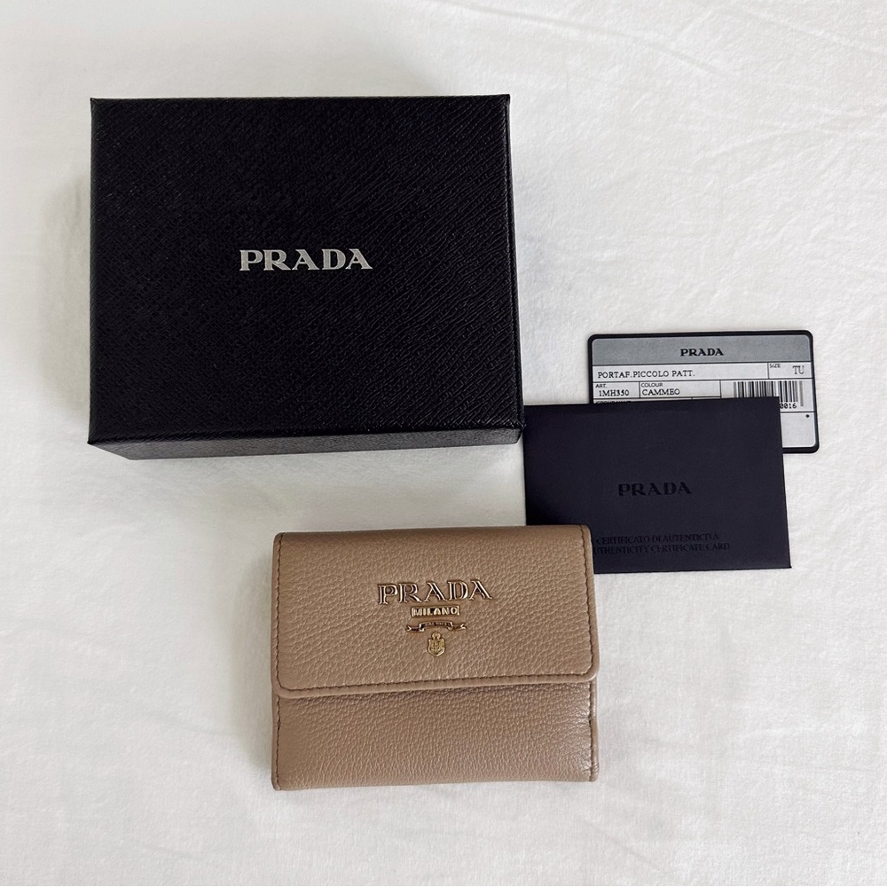 PRADA Vitello Grain Compact Wallet in Cammeo